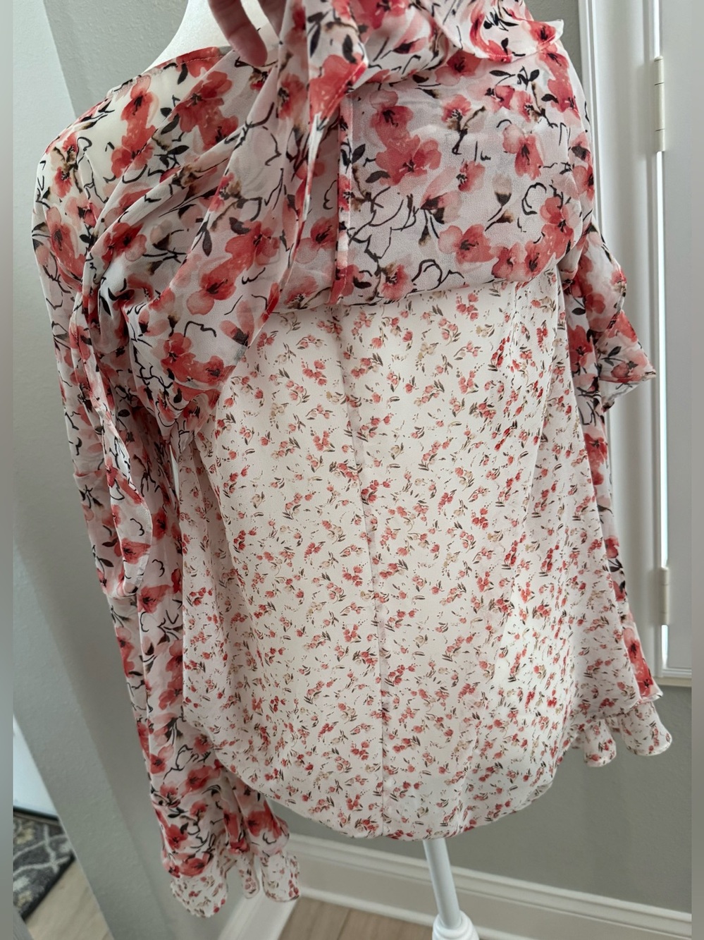 White House Black Market women’s floral romantic blouse long sleeve size 14 - Picture 6 of 10
